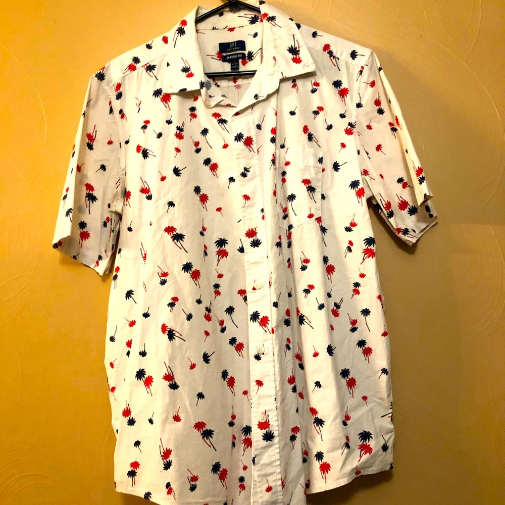 Classic Fit Button Up Size L